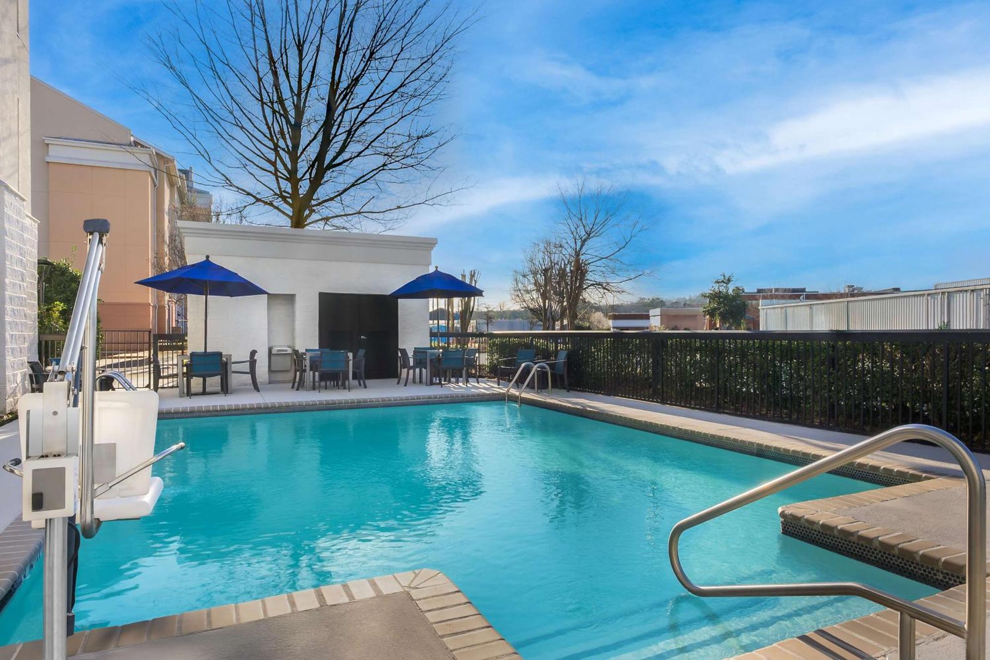 Hotel Hampton & Birmingham-pelham - I-65 3*